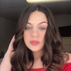 Meet your Posher, Lacey